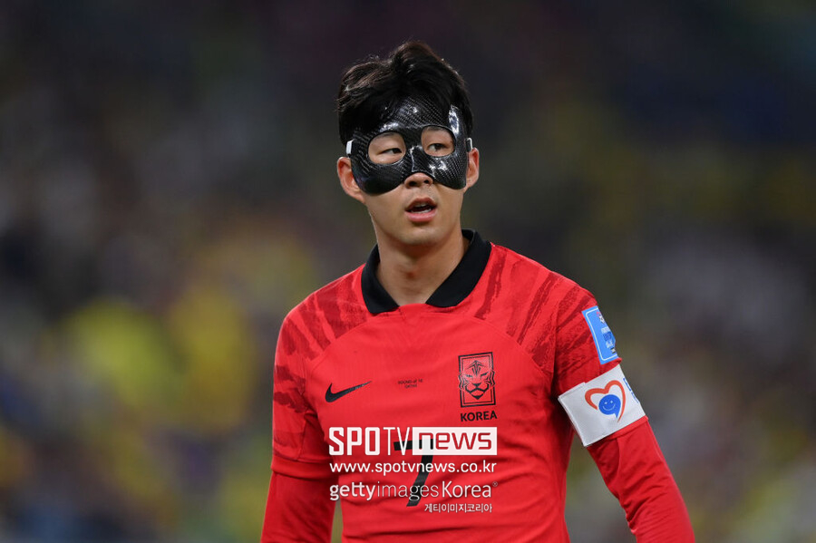 ▲ 안와골절에도 4경기에서 풀타임을 책임지며 캡틴의 면모를 보인 손흥민(토트넘 홋스퍼).