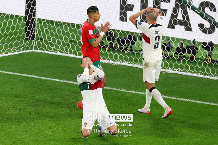 ▲ 경기 종료 직전 페페의 슈팅이 빗나가자 절망하는 호날두.