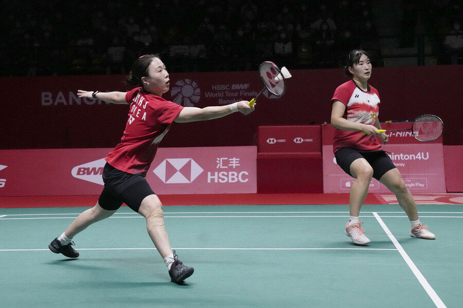 ▲ 2022 BWF 월드투어 파이널에서 경기를 펼치는 정나은(오른쪽)과 김혜정 ⓒ연합뉴스/AP