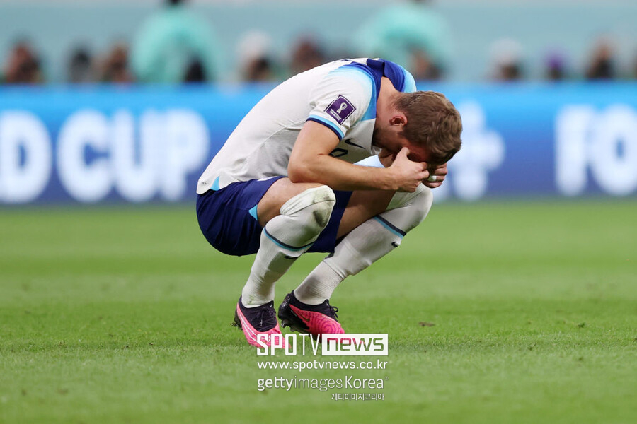 ▲ 2022 카타르 월드컵 8강전에서 페널티킥을 실축한 뒤 아쉬워하는 해리 케인