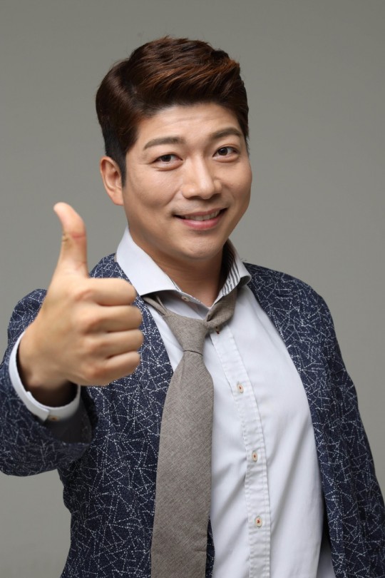 ▲ 12일 방송되는 '가요무대'에 출연해 '유랑청춘'을 노래하는 김재롱. 제공|KDH엔터테인먼트
