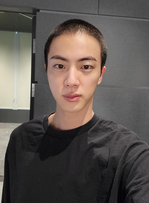 검정 승합차 6대가 줄줄이…진 입대에 뭉친 BTS 완전체였다[현장S]