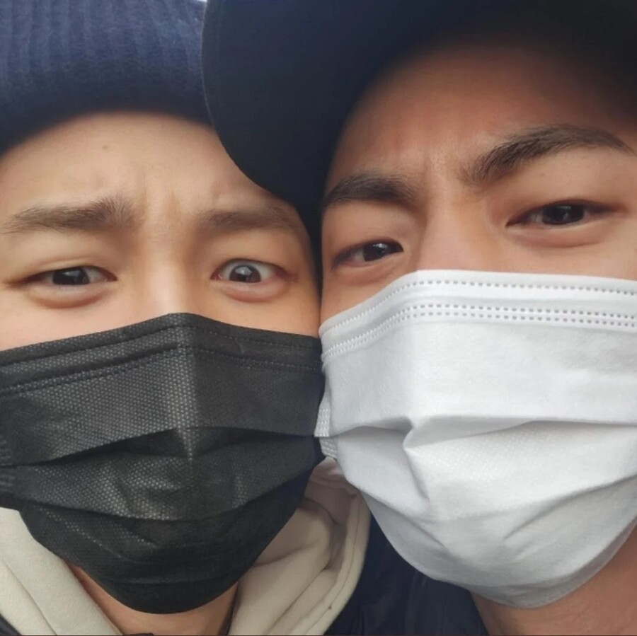 ▲ 지민과 진. 출처|위버스