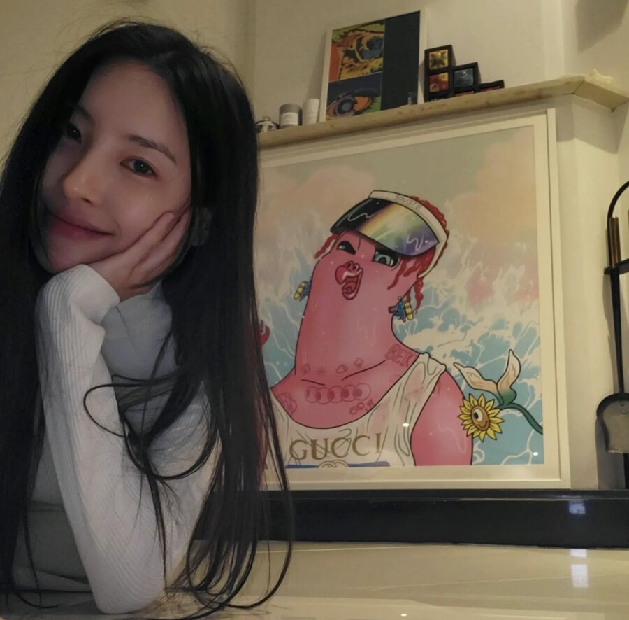 선미, 송민호 그림선물 자랑하다 생얼 공개…청순미에 '깜짝'
