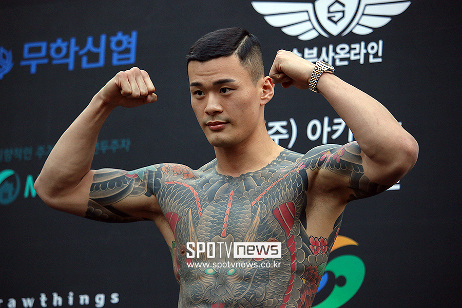 명현만 vs 황인수, 내년 2월 로드FC에서 추진 중