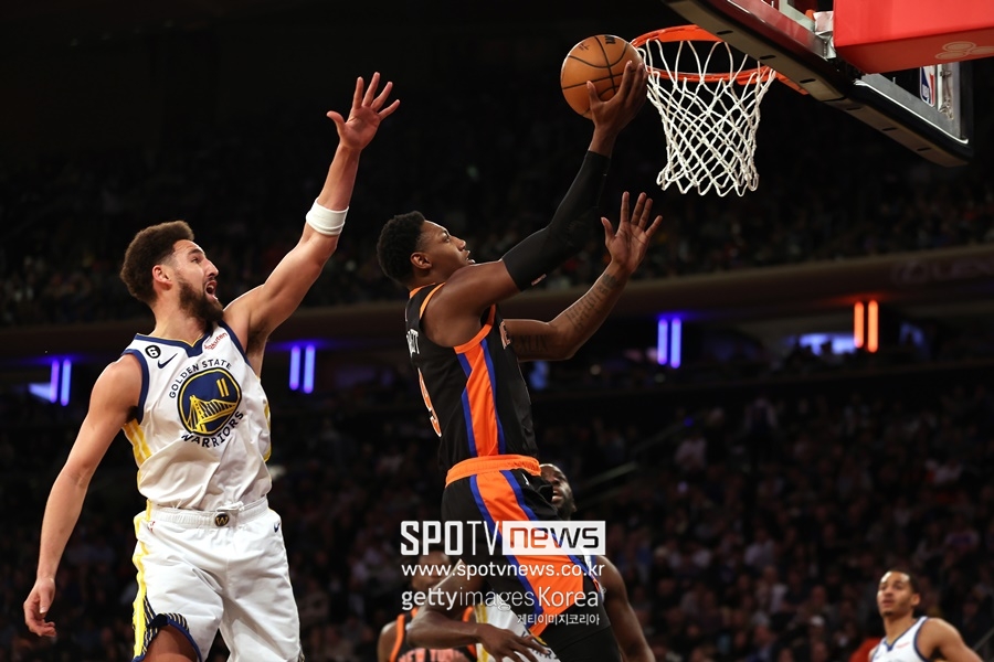 뉴욕 8연승, 커리·위긴스 빠진 GSW 대파