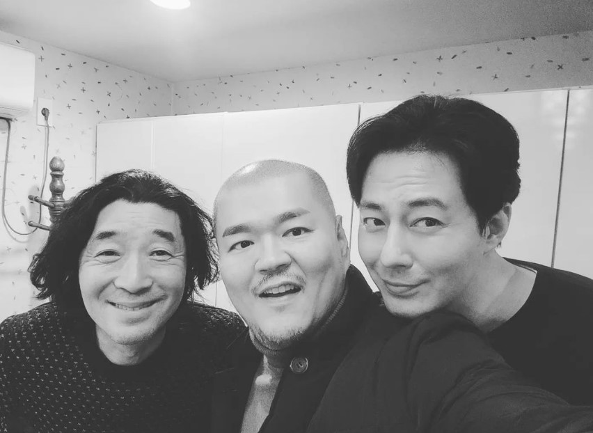조인성, 뭐하고 사나 했더니 잘생긴 건 여전…최승경 "착하고 매너 좋은 동생"