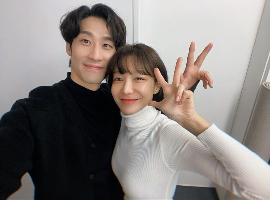 신소율, '♥김지철' 품에 안겨 "결혼 3주년"