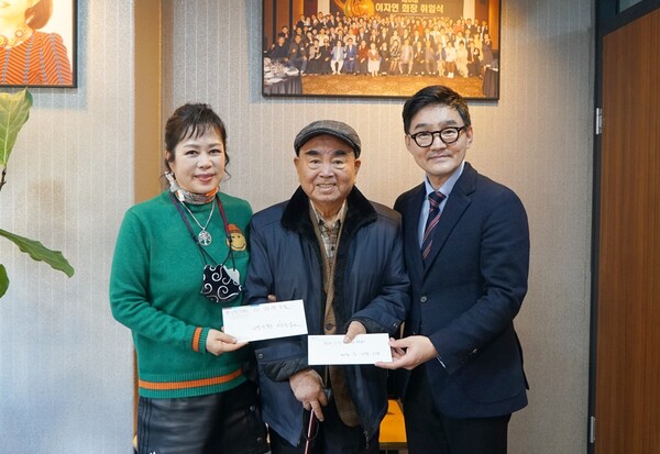 대한가수협회, 생활고 겪는 원로가수 명국환에 온정의 기부금 전달
