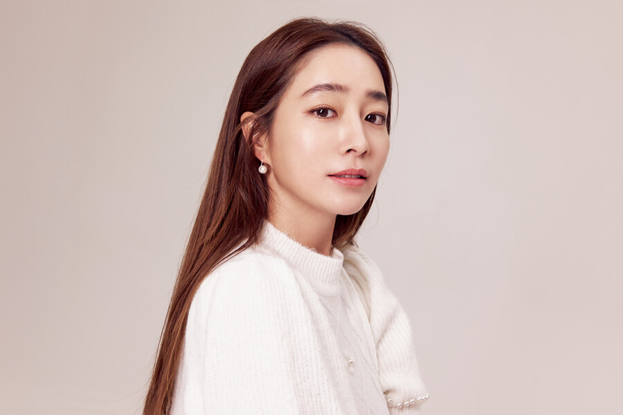 ▲ 이민정 프로필. 제공| 롯데 엔터테인먼트