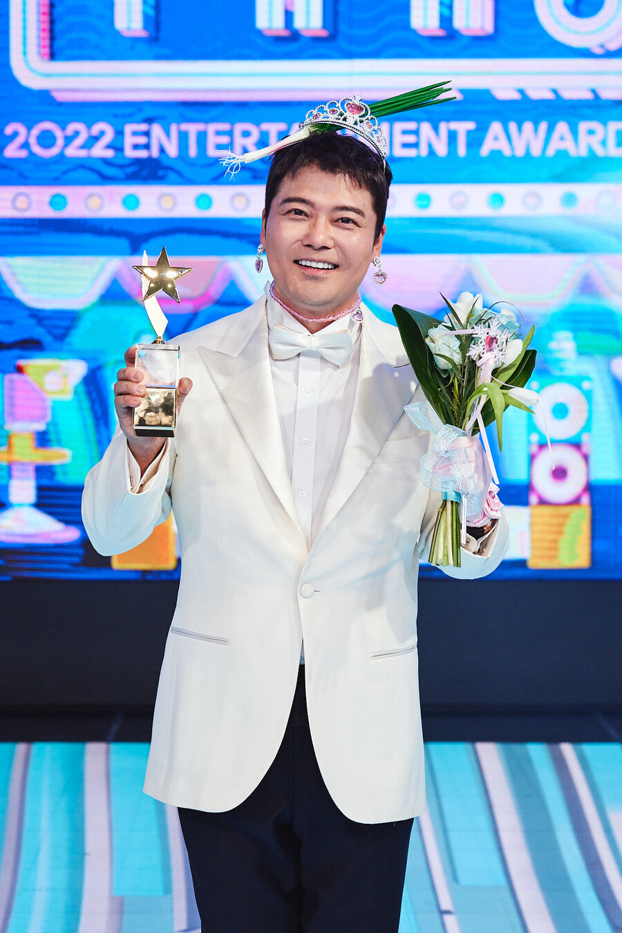 "외롭고 악플도 있었지만"…'대상' 전현무, 눈물로 보여준 진심[2022 MBC 연예대상]