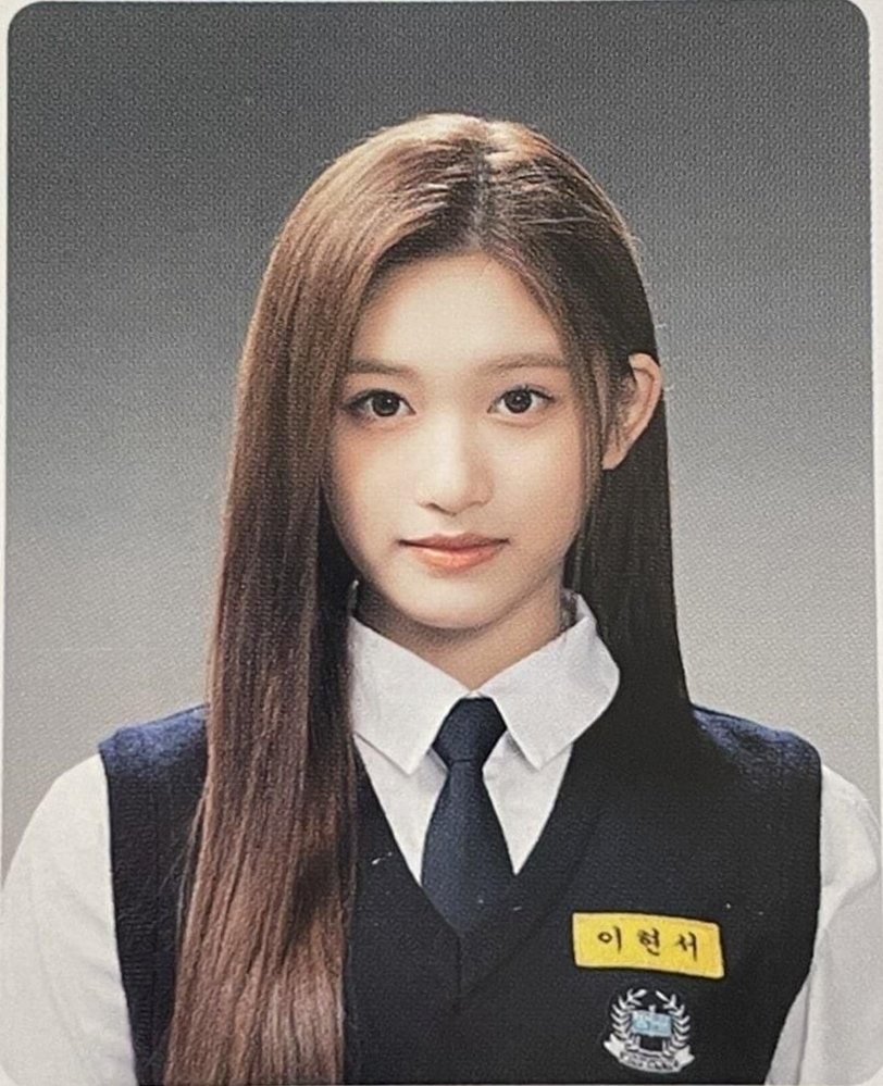 ▲ 아이브 이서 졸업사진. 출처|온라인 커뮤니티