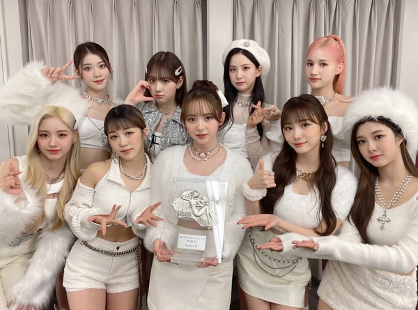 ▲ 30일 열린 일본 레코드 대상에서 특별상을 수상한 케플러. 제공|웨이크원∙스윙엔터테인먼트