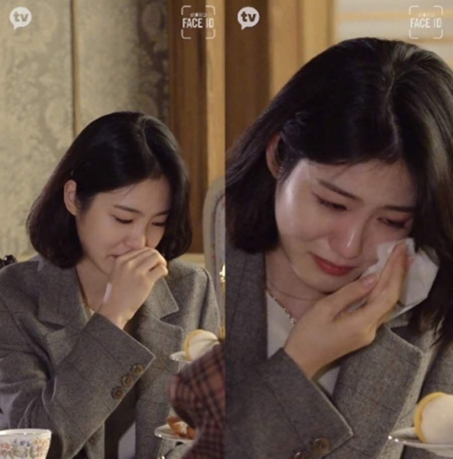 ▲ 시청률에 책임감을 느끼고 눈물을 흘리는 신예은. 출처ㅣ페이스아이디 캡처