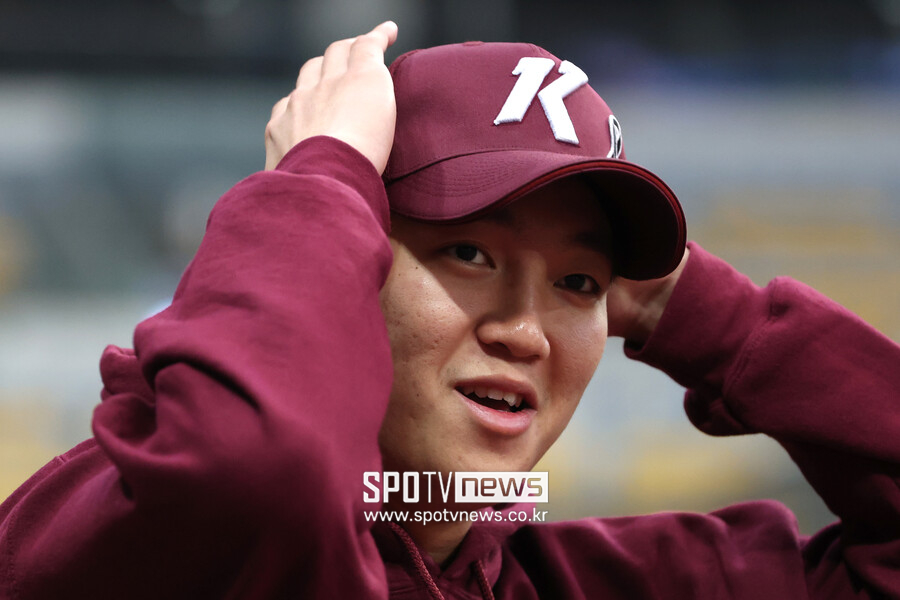 "'학폭' 안우진 제외 파문, 한국의 디그롬인데"…日도 놀랐다