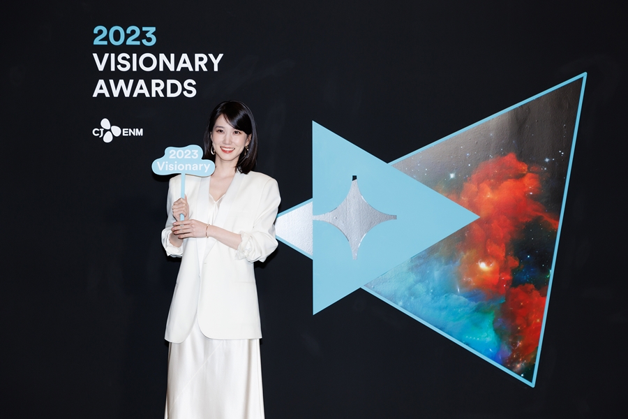 ▲ 박은빈. 8일 서울 마포구 상암동 CJ ENM센터에서 열린 '2023 비저너리 어워즈' 레드카펫 행사 포토월에서 '2023 비저너리'에 선정된 수상자들이 포즈를 취하고 있다. 제공|CJ ENM