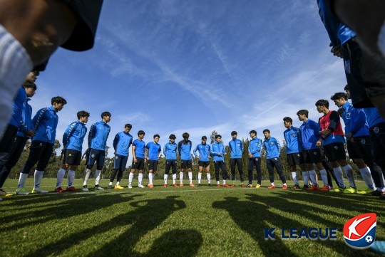 ▲ 울산 현대와 전북 현대는 각각 포르투갈 포르티망과 스페인 바르셀로나, 마르베야로 전지훈련을 떠난다. ⓒ한국프로축구연맹