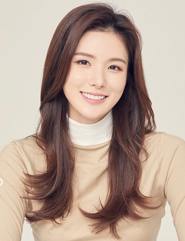 ▲ 토탈셋과 전속계약을 체결한 박진이. 제공|토탈셋