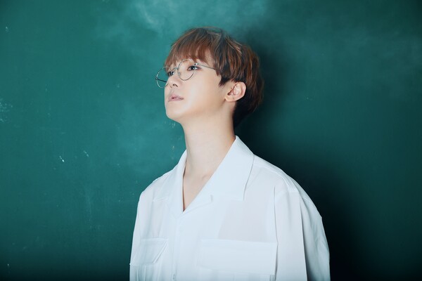 ▲ 13일 신곡 '잡으려 하면 할수록'을 발표하는 초이. 제공|로칼하이레코즈