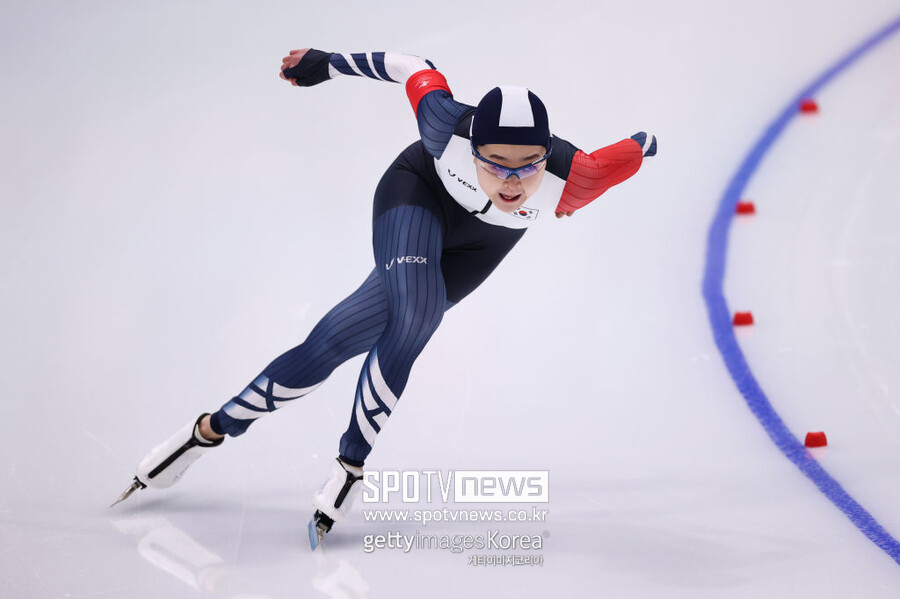 '적수가 없다' 빙속 김민선, 동계 U대회 1000m 金