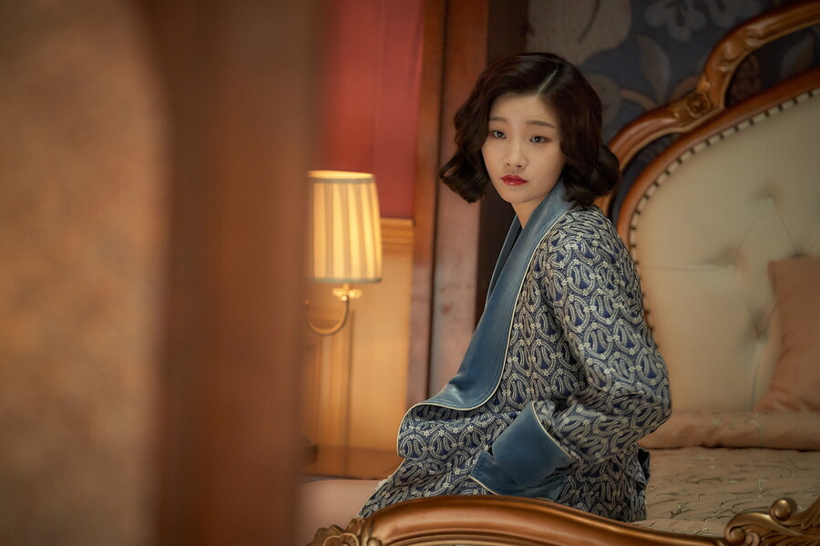 ▲ 유령 박소담. 제공ㅣ CJ ENM