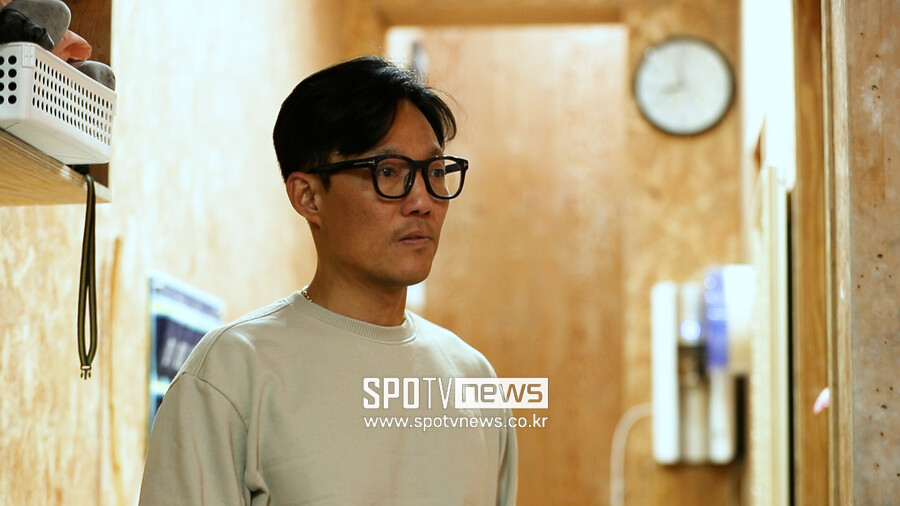 ▲ 서채현의 훈련을 지켜보는 서종국 감독.