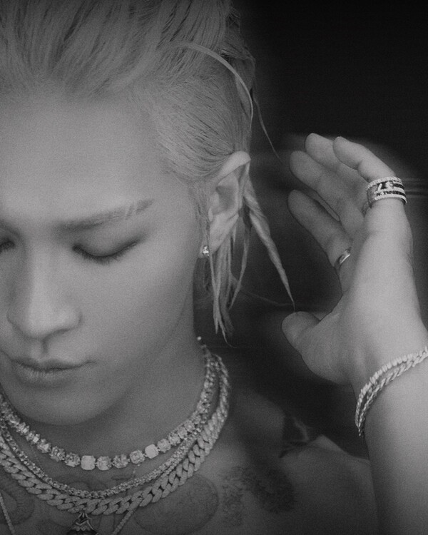태양, 컴백과 동시에 음악방송 1위…신곡 '바이브', '엠카운트다운' 정상