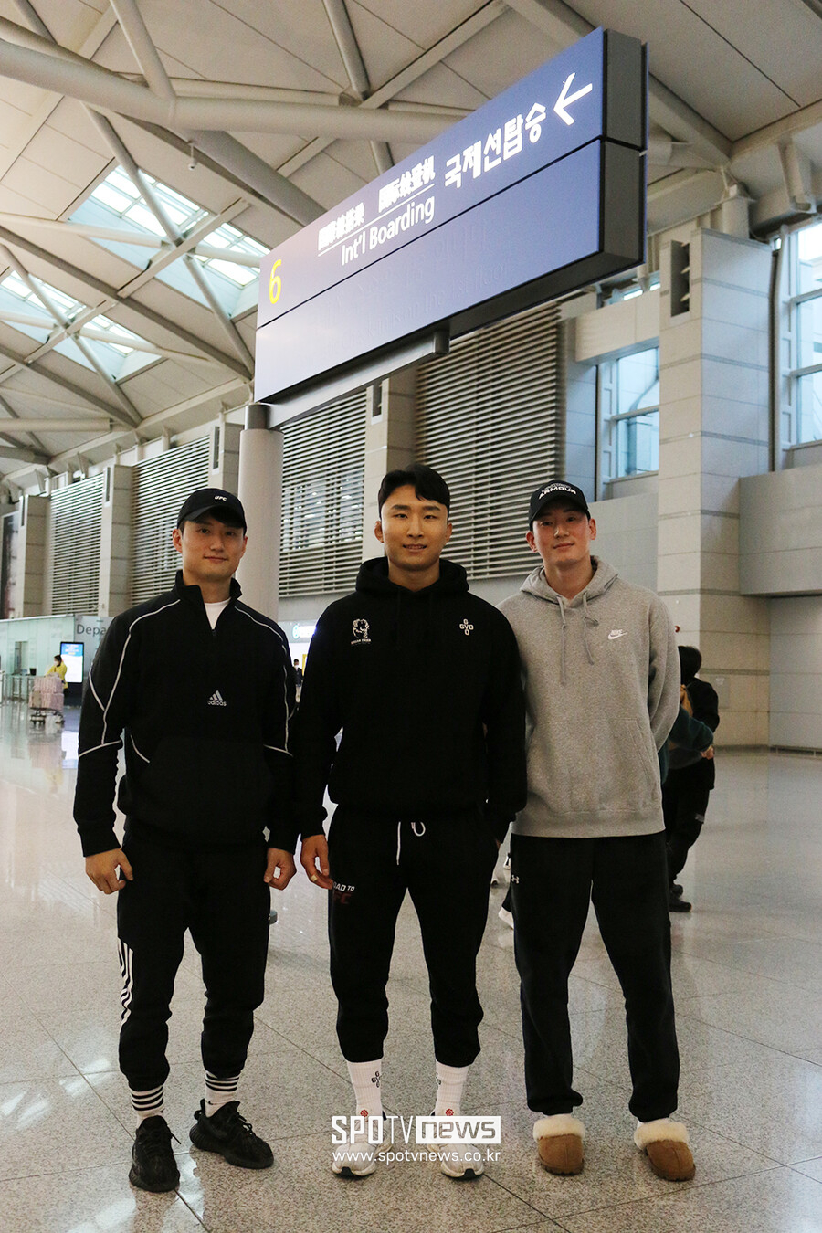 '코리안 타이거' 이정영, 미국 출국…"굿뉴스 갖고 올게요"