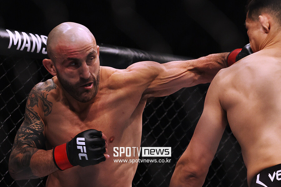 [UFC] 볼카노프스키 "난 단단한 철벽…페더급 때보다 두 배 강하다"