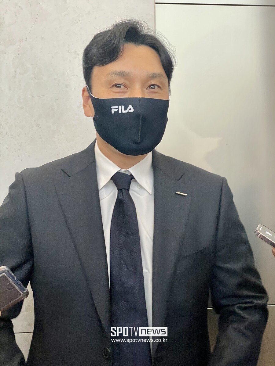 ‘명가재건’ 노리는 두산 호주行...이승엽 감독 “1년 싸울 준비하겠다”