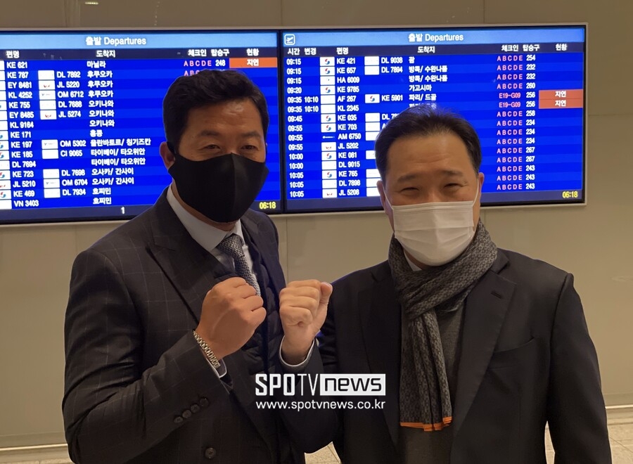 ▲삼성 라이온즈 박진만(오른쪽) 감독과 이병규 수석코치. ⓒ인천공항, 최민우 기자