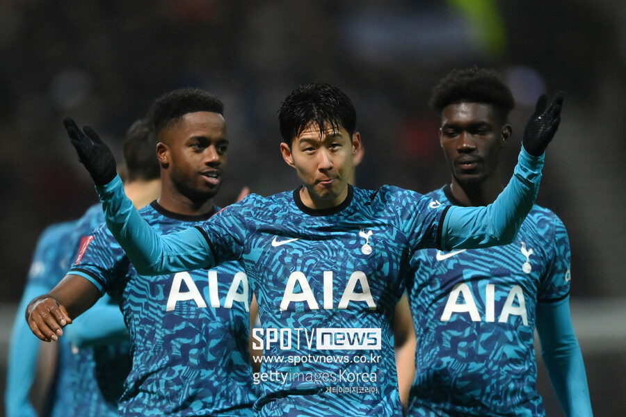 ▲ 프레스턴과 4라운드에서 멀티골로 3-0 승리를 이끈 손흥민.