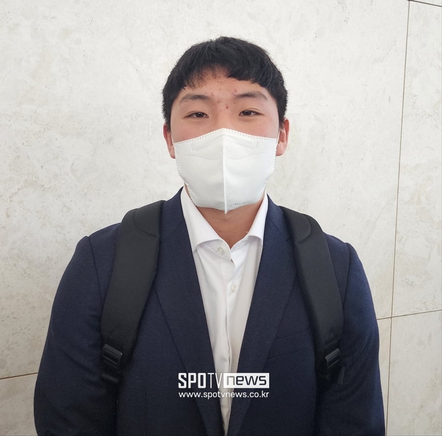 ▲ LG 트윈스 투수 박명근이 프로 선수로서 첫 스프링캠프를 떠나는 각오를 밝혔다. ⓒ인천국제공항, 박정현 기자