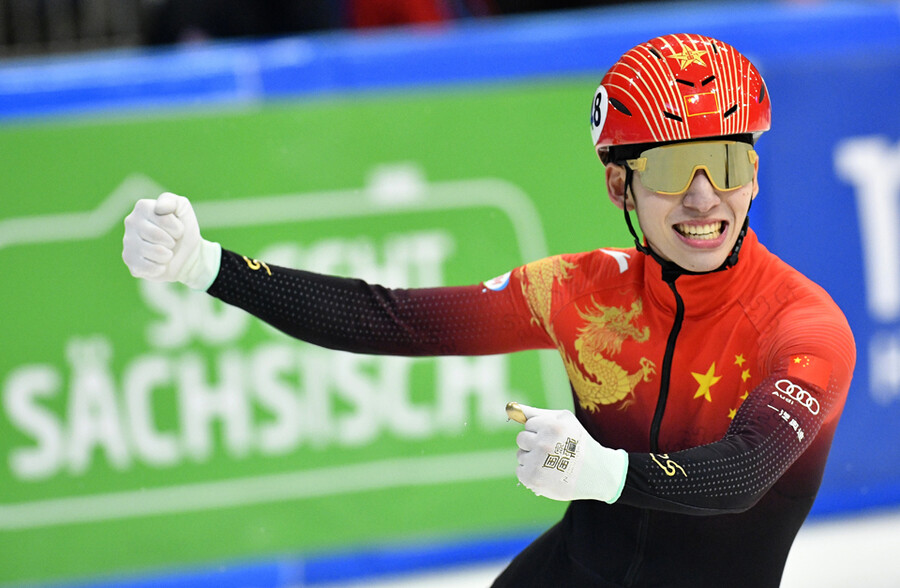 '중국 귀화' 린샤오쥔, 월드컵 5차 500m 금메달 딴 뒤 눈물 쏟아
