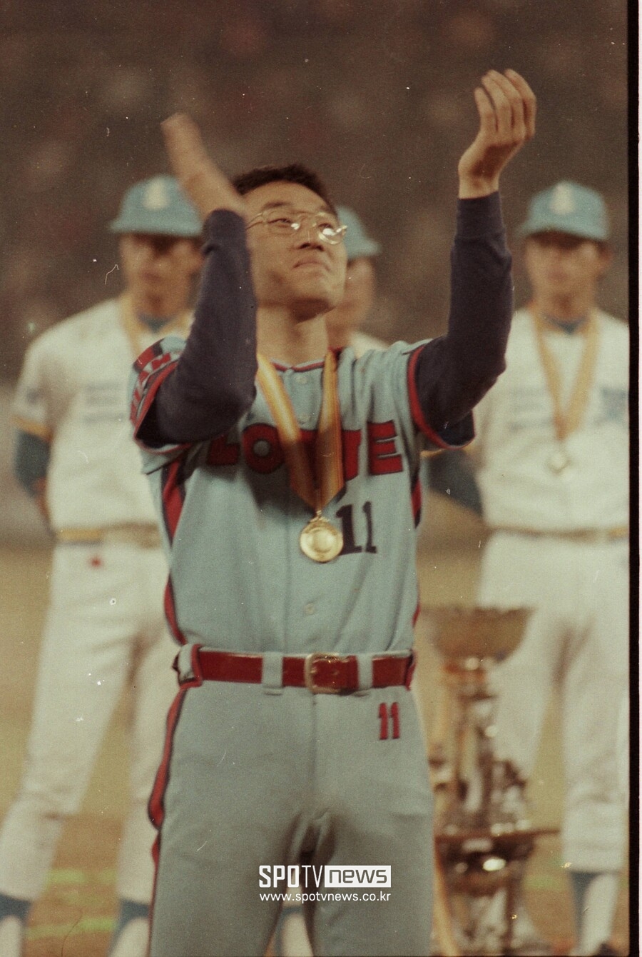 ▲ 삼성은 1984년 롯데를 한국시리즈 파트너로 선택했지만 최동원이 홀로 4승을 올리는 괴력을 발휘해 우승을 넘겨줘야만 했다. 박영길은 1981년 실업야구 롯데 자이언츠 감독 시절 최동원을 스카우트해 우승한 인연도 있다. 둘은 경남고 선후배 사이이기도 하다. ⓒ롯데 자이언츠