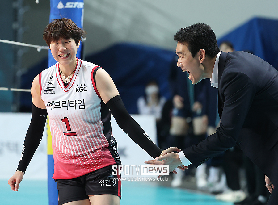 ▲ 이소영 고희진 감독 ⓒ곽혜미 기자