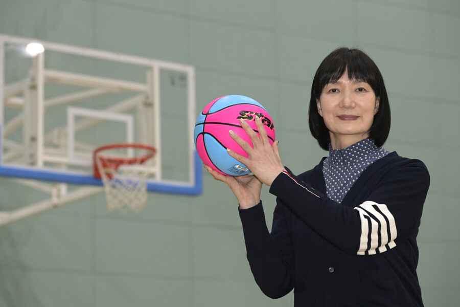 64살에 꿈 이룬 '여제'…"서대문구청 특유의 공격 농구 기대하세요" 