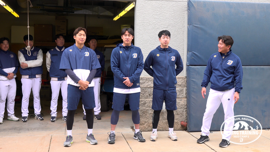 ▲ 왼쪽부터) NC 구창모 이용찬 박건우가 대표팀 합류에 앞서 동료들에게 인사하고 있다.ⓒ NC 다이노스