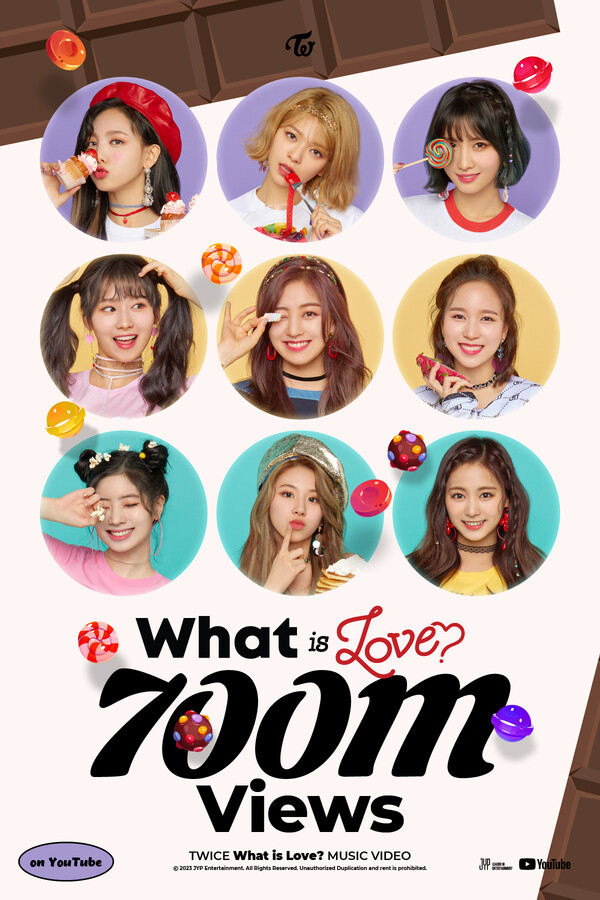 ▲ '왓 이즈 러브?' 뮤직비디오 7억뷰 축전. 제공|JYP엔터테인먼트