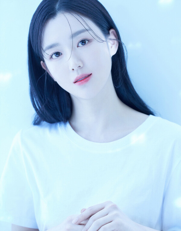 백서이, 스타잇엔터테인먼트와 전속계약