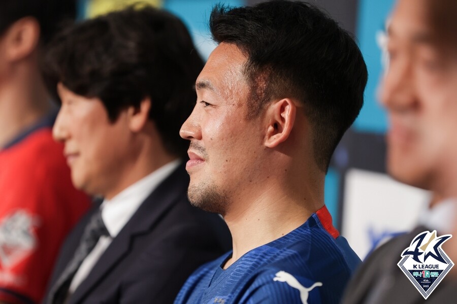 ▲ 이병근 수원 삼성 감독과 '캡틴' 이기제. ⓒ한국프로축구연맹