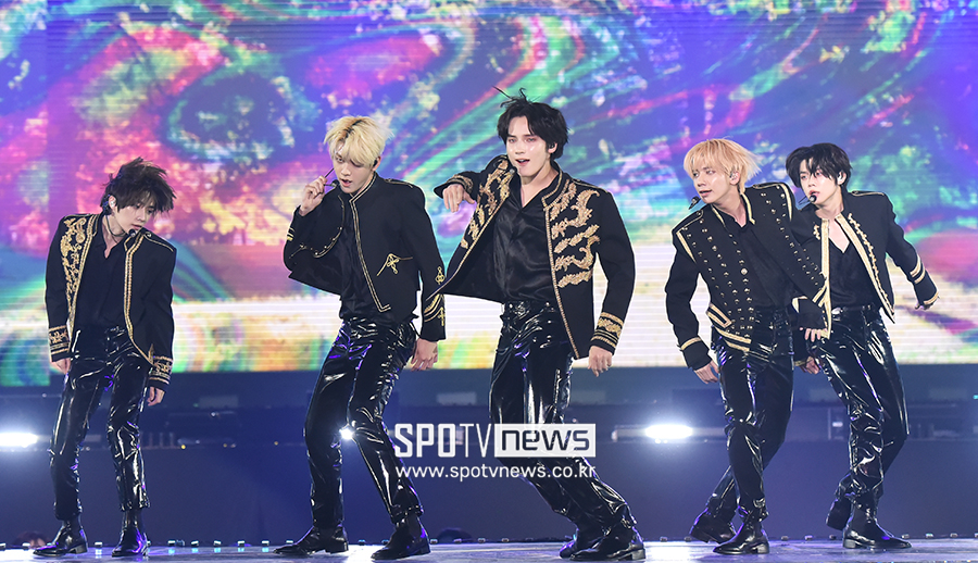 ▲ 투모로우바이투게더 ⓒ스포티비뉴스 DB