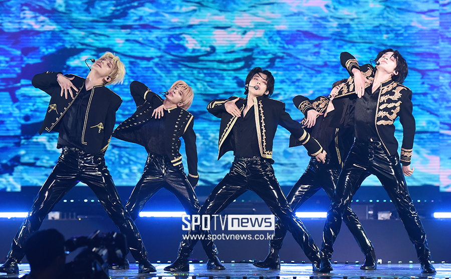 ▲ 투모로우바이투게더 ⓒ스포티비뉴스 DB