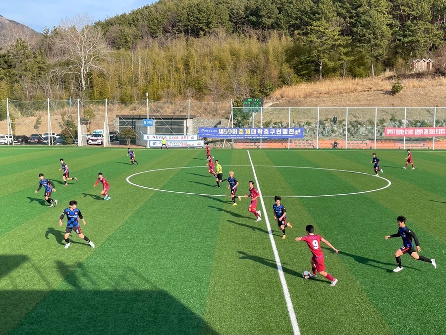 ▲ 한남대와 연세대, 단국대와 연세대가 춘계대학축구연맹전 트로피를 놓고 다툰다. ⓒ 한국대학축구연맹