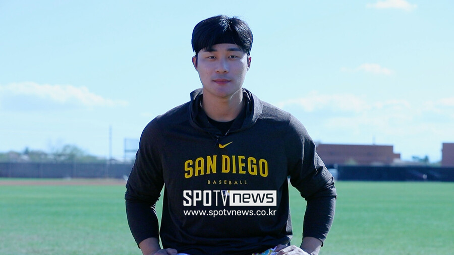 ▲  ⓒ스포티비뉴스DB 인터뷰 중인 김하성