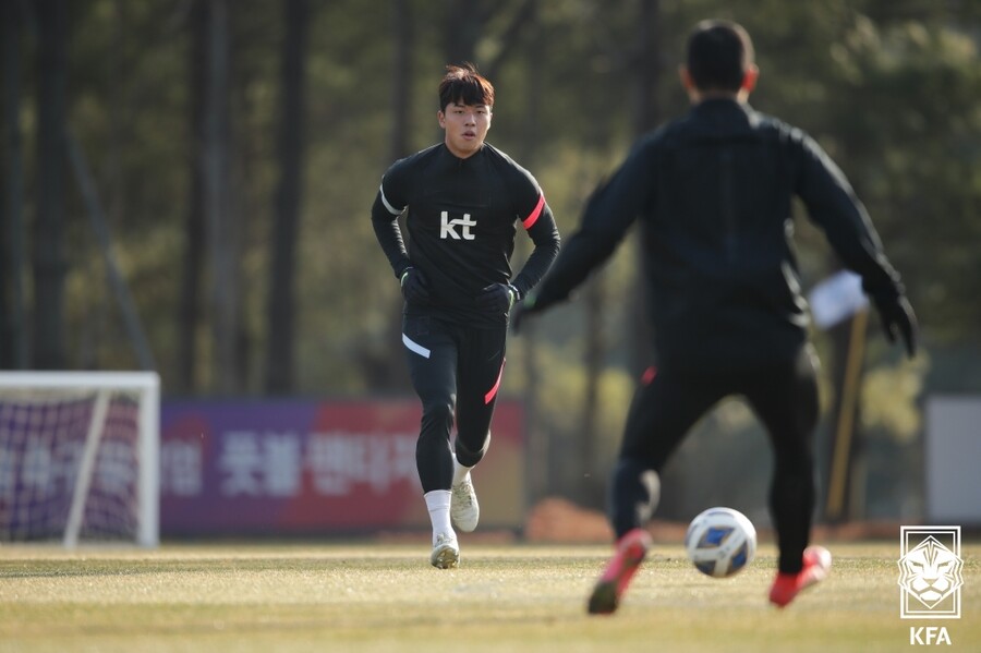 ▲ 23세 이하 축구대표팀 중앙 수비수 이재익(사진 위), 황선홍 감독(사진 아래) ⓒ대한축구협회