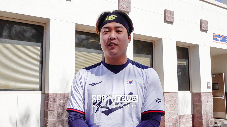 ▲ 인터뷰 중인 강백호 ⓒ스포티비뉴스DB
