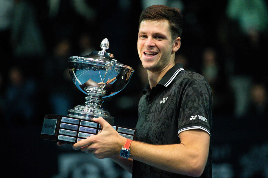 ▲ 2023년 ATP 투어 마르세유 오픈 13에서 우승한 후베르트 후르카츠 ⓒ연합뉴스/AP