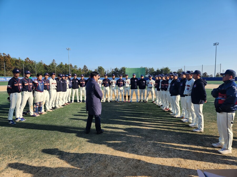 KBO ‘Next-Level Training Camp’ 2차 훈련 종료...“레전드한테 배울 수 있어 기뻐”