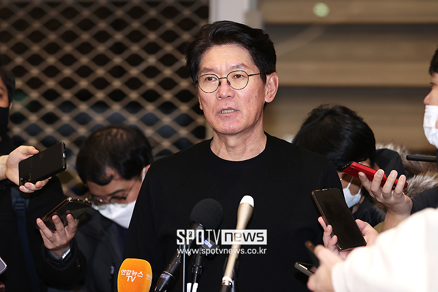 ▲ 취재진과 인터뷰하는 이강철 WBC 대표팀 감독. 역대급 키스톤 콤비에 대한 기대감을 나타냈다. ⓒ곽혜미 기자